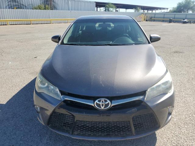 4T1BF1FK8FU061163 - 2015 TOYOTA CAMRY LE 石墨色 照片 5