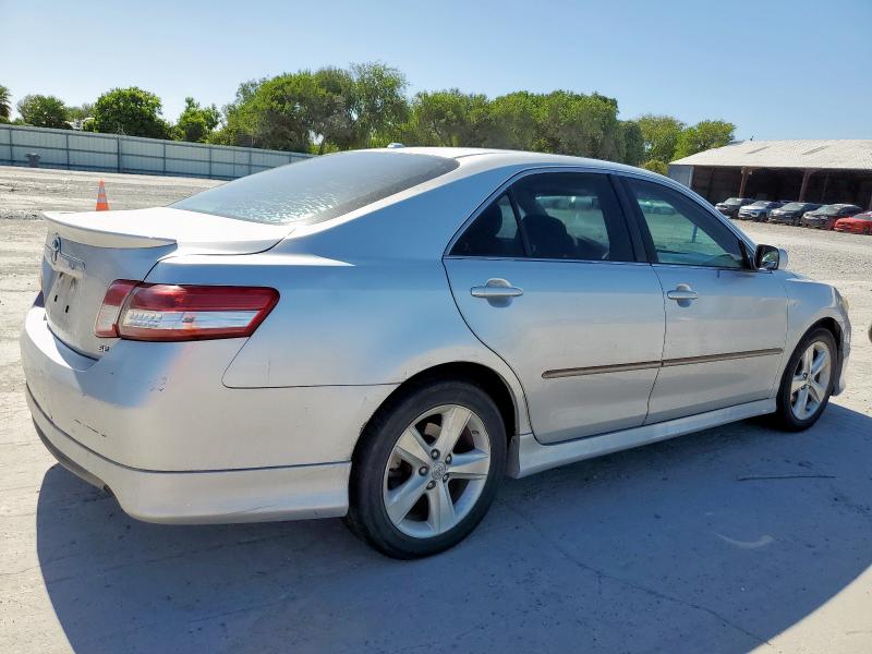 4T1BF3EK0BU220362 - 2011 TOYOTA CAMRY BASE GRAY photo 3