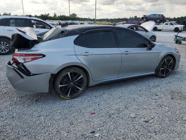 4T1B61HK3KU272973 - 2019 TOYOTA CAMRY XSE فضي صورة 3