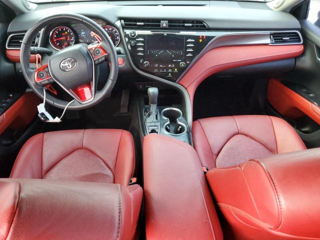 4T1B61HK3KU272973 - 2019 TOYOTA CAMRY XSE فضي صورة 8