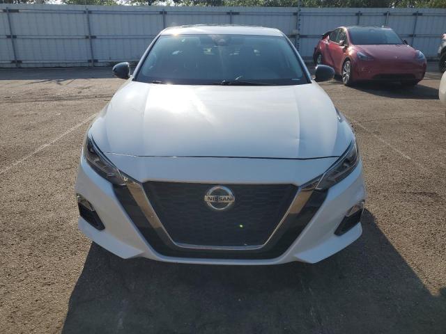 1N4BL4CV0MN346546 - 2021 NISSAN ALTIMA SR WHITE photo 5