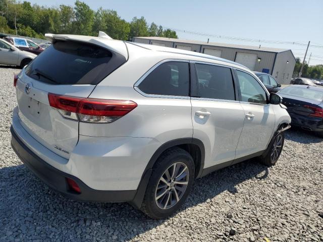 5TDJZRFH1KS610453 - 2019 TOYOTA HIGHLANDER SE WHITE photo 3