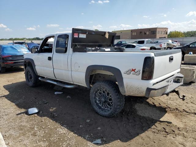 1GCGK29UX2Z282401 - 2002 CHEVROLET SILVERADO K2500 WHITE photo 2