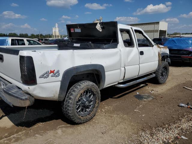 1GCGK29UX2Z282401 - 2002 CHEVROLET SILVERADO K2500 WHITE photo 3