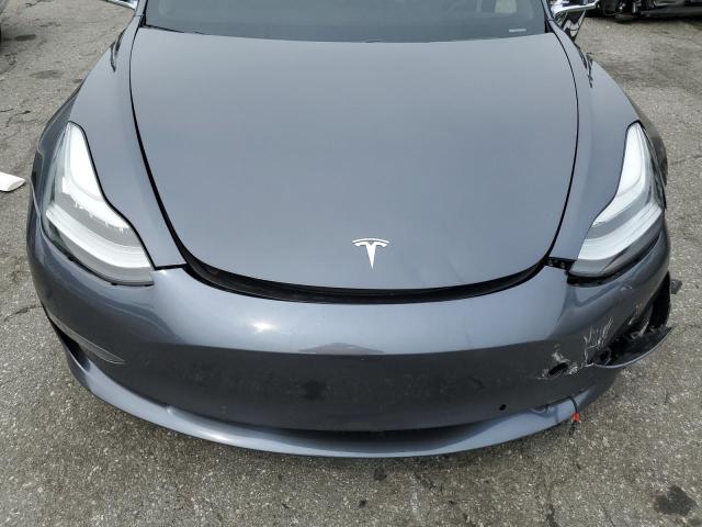 5YJ3E1EA3KF435573 - 2019 TESLA MODEL 3 Gris photo 11