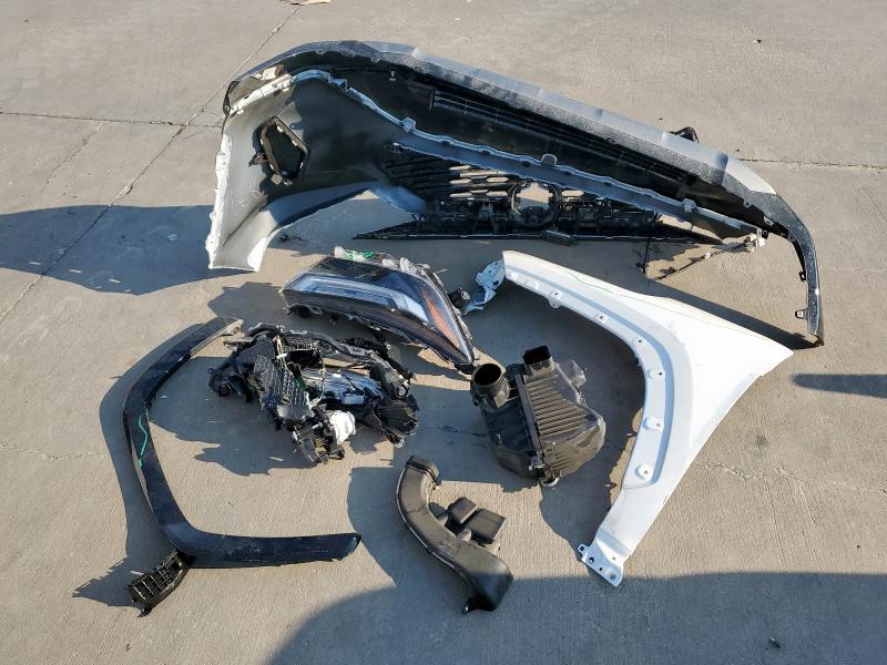 2T3T6RFV6RW049652 - 2024 TOYOTA RAV4 SE WHITE photo 13