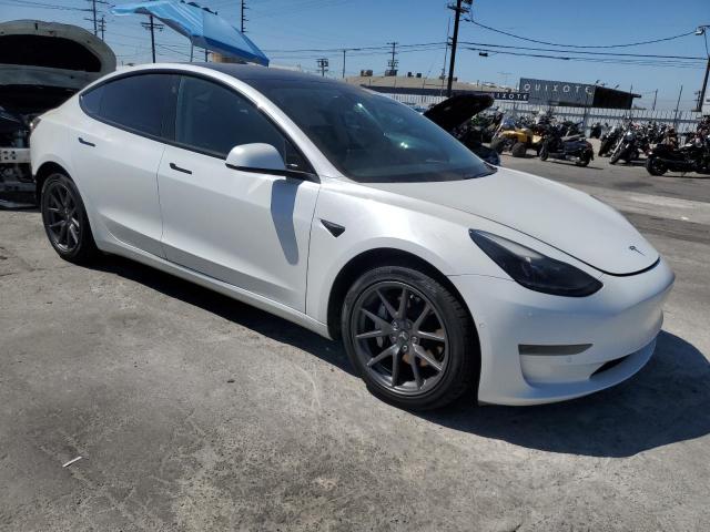 5YJ3E1EA2MF871527 - 2021 TESLA MODEL 3 Weiß Foto 4