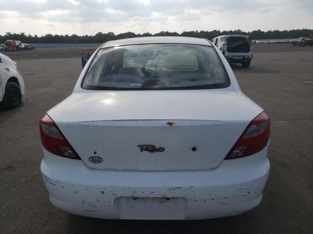 KNADC123426143858 - 2002 KIA RIO WHITE photo 6