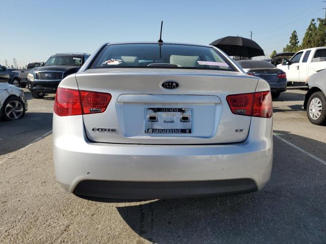 KNAFU4A27B5422257 - 2011 KIA FORTE EX SILVER photo 6