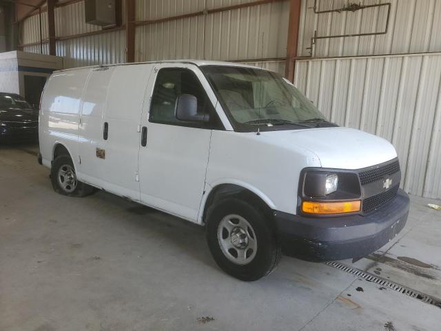 1GCFG15XX81121948 - 2008 CHEVROLET EXPRESS G1 白色 照片 4