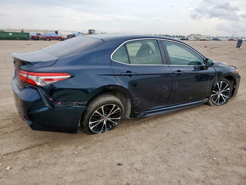4T1B11HK3JU558593 - 2018 TOYOTA CAMRY L BLUE photo 3