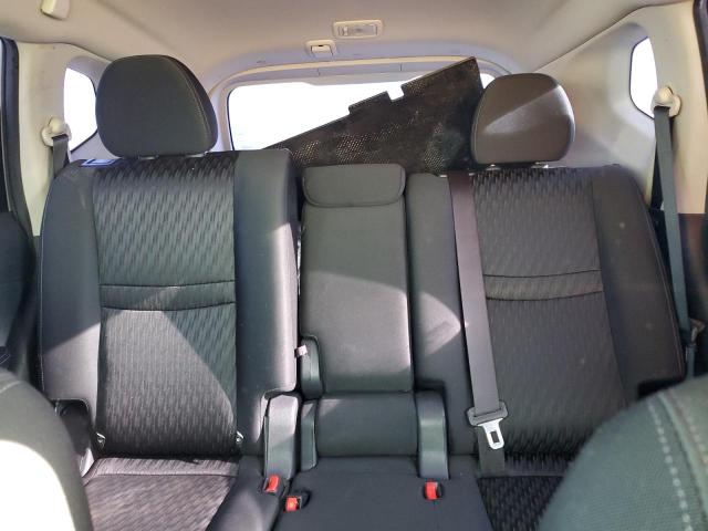 KNMAT2MT7JP529692 - 2018 NISSAN ROGUE S SILVER photo 10