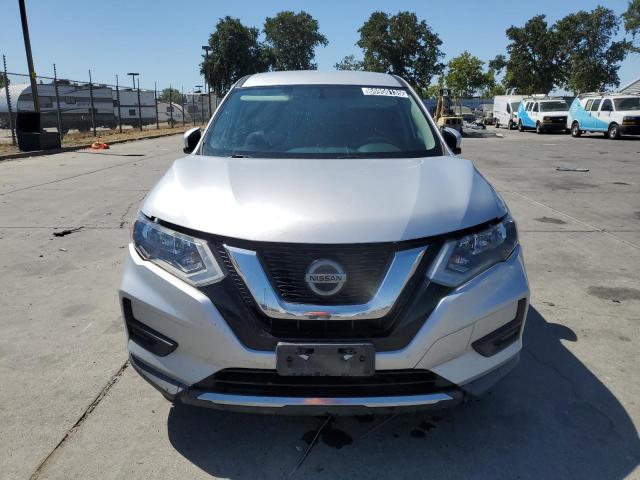 KNMAT2MT7JP529692 - 2018 NISSAN ROGUE S SILVER photo 5