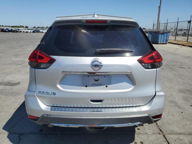 KNMAT2MT7JP529692 - 2018 NISSAN ROGUE S SILVER photo 6
