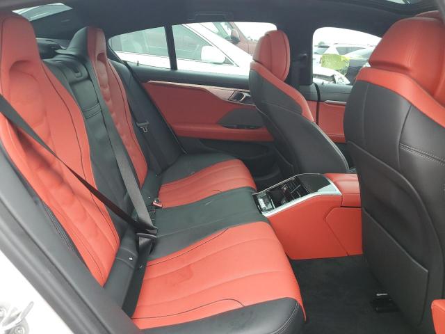 WBAGV8C03NCJ56725 - 2022 BMW M850XI WHITE photo 10