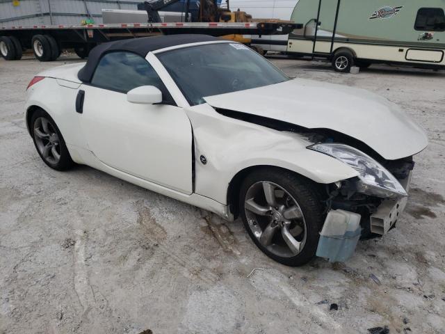 JN1BZ36A19M550137 - 2009 NISSAN 350Z WHITE photo 4