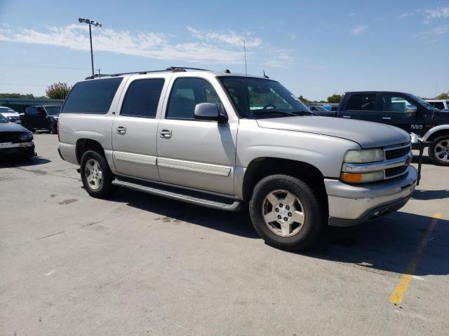 1GNEC16Z14R322843 - 2004 CHEVROLET SUBURBAN C1500 SILVER photo 4