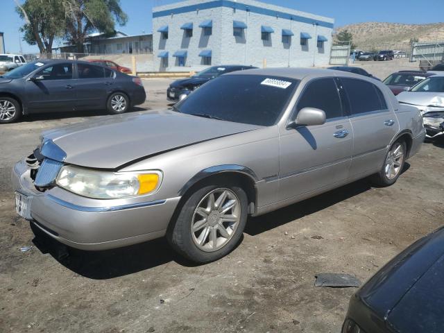 1999 LINCOLN TOWN CAR EXECUTIVE, 