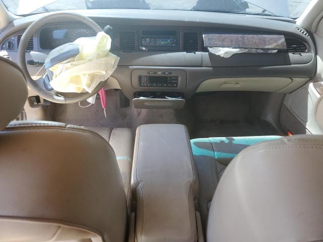 1LNHM81W0XY677145 - 1999 LINCOLN TOWN CAR EXECUTIVE BEIGE photo 8