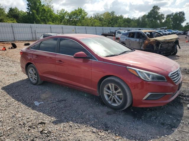 5NPE24AF2HH444425 - 2017 HYUNDAI SONATA SE RED photo 4