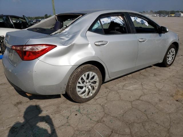 5YFBURHE8JP761366 - 2018 TOYOTA COROLLA L SILVER photo 3