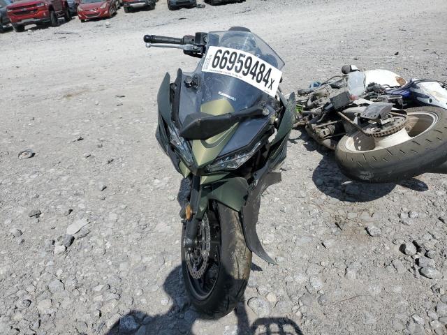 ML5EXER17RDAD2744 - 2024 KAWASAKI EX650 R GREEN photo 2