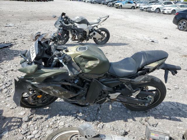 ML5EXER17RDAD2744 - 2024 KAWASAKI EX650 R GREEN photo 3