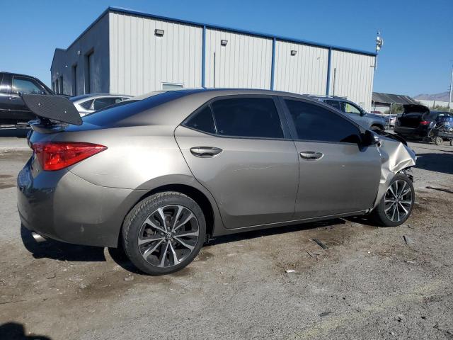 5YFBURHE3JP783677 - 2018 TOYOTA COROLLA L GRAY photo 3