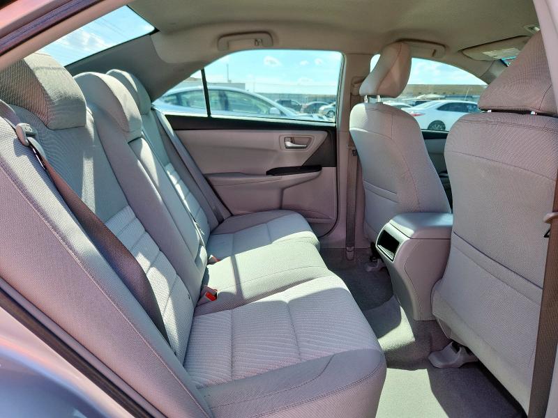 4T4BF1FK1GR541858 - 2016 TOYOTA CAMRY LE SILVER photo 10