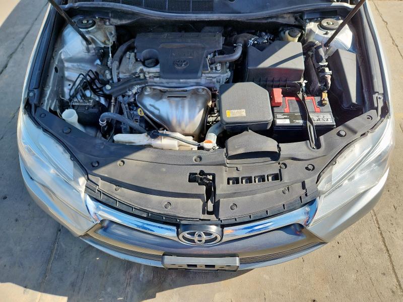 4T4BF1FK1GR541858 - 2016 TOYOTA CAMRY LE SILVER photo 11