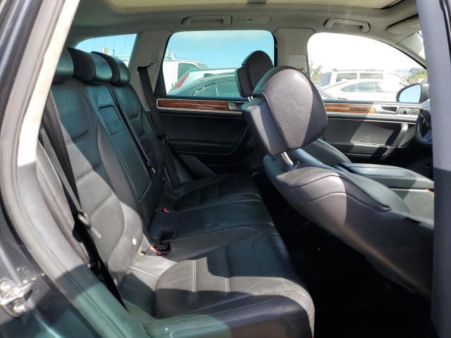 WVGFF9BPXBD003924 - 2011 VOLKSWAGEN TOUAREG V6 CHARCOAL photo 11