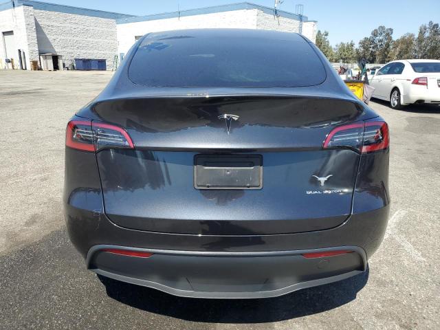 7SAYGAEE4RF010802 - 2024 TESLA MODEL Y Grau Foto 6