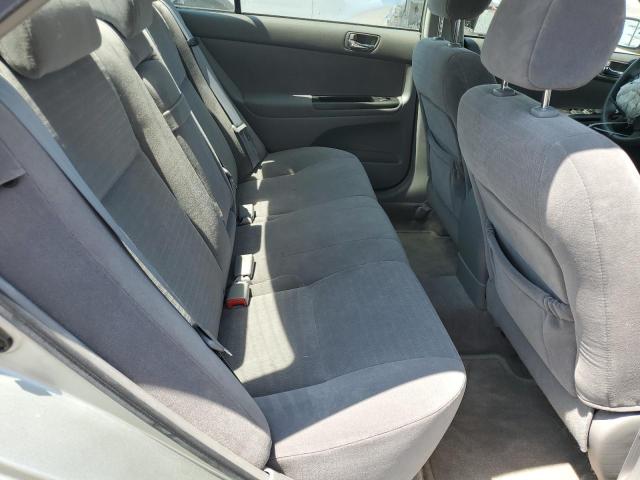 JTDBE32KX53026508 - 2005 TOYOTA CAMRY LE SILVER photo 10