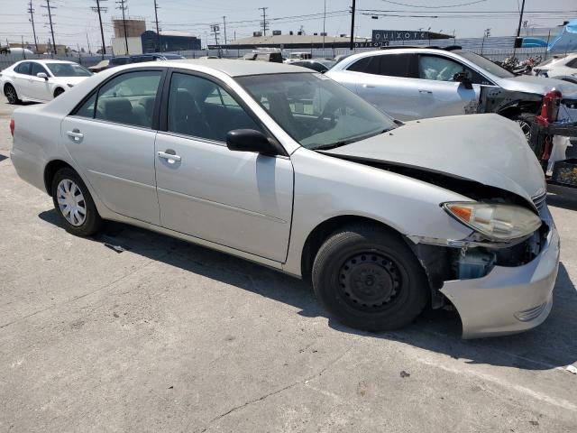 JTDBE32KX53026508 - 2005 TOYOTA CAMRY LE SILVER photo 4