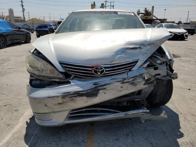 JTDBE32KX53026508 - 2005 TOYOTA CAMRY LE SILVER photo 5