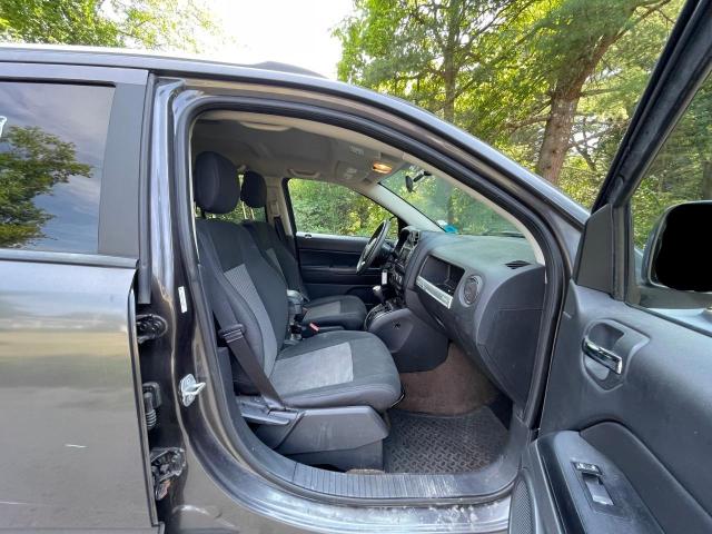 1C4NJDBB2ED729268 - 2014 JEEP COMPASS SPORT 灰色 照片 5