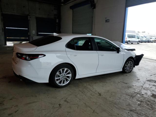 4T1R11AK8PU179543 - 2023 TOYOTA CAMRY LE WHITE photo 3