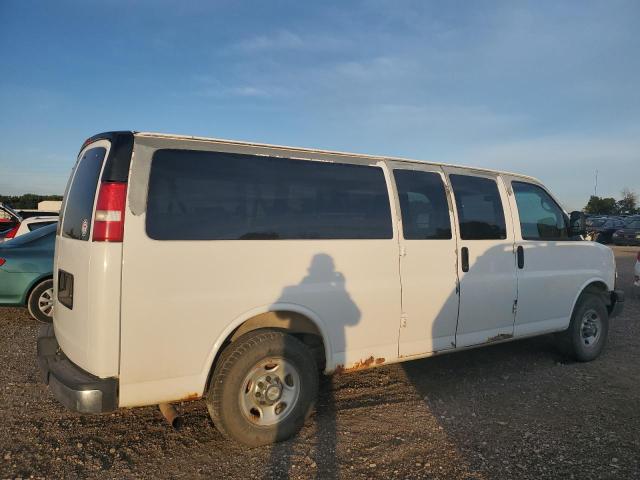 1GA2G1DG2A1111106 - 2010 CHEVROLET EXPRESS G3 LT WHITE photo 3