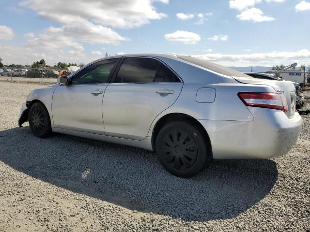 4T1BF3EK1AU031525 - 2010 TOYOTA CAMRY BASE SILVER photo 2