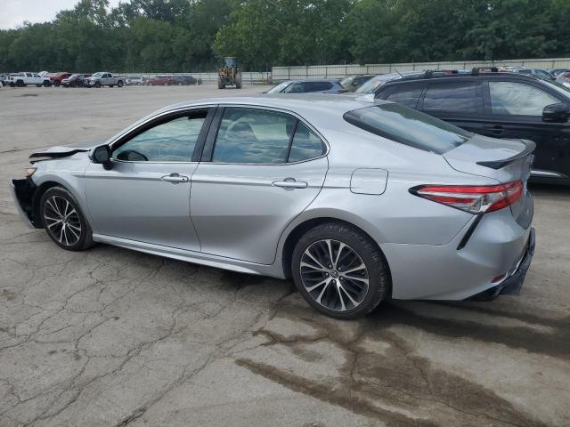 4T1B11HK5KU786600 - 2019 TOYOTA CAMRY L SILVER photo 2