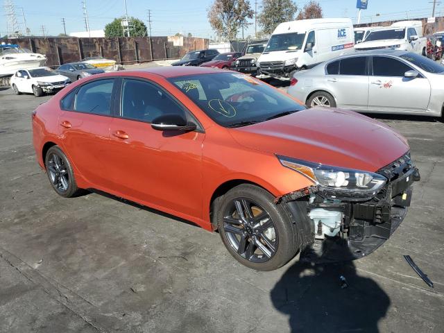 3KPF34AD7LE256173 - 2020 KIA FORTE GT LINE RED photo 4