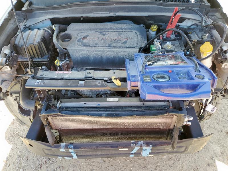 ZACCJBATXFPB98300 - 2015 JEEP RENEGADE SPORT WHITE photo 12