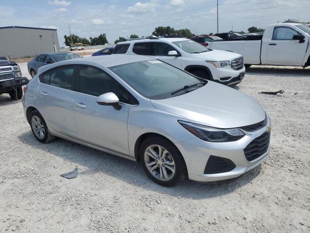 3G1BE6SM0KS543737 - 2019 CHEVROLET CRUZE LT SILVER photo 4