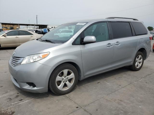 2017 TOYOTA SIENNA LE, 