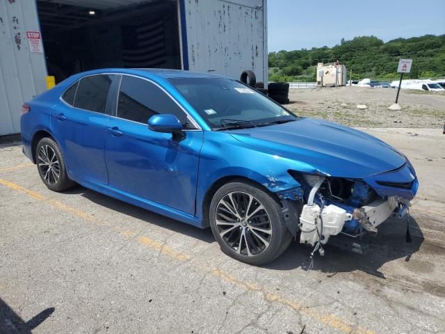 4T1B11HK7JU120126 - 2018 TOYOTA CAMRY L BLUE photo 4