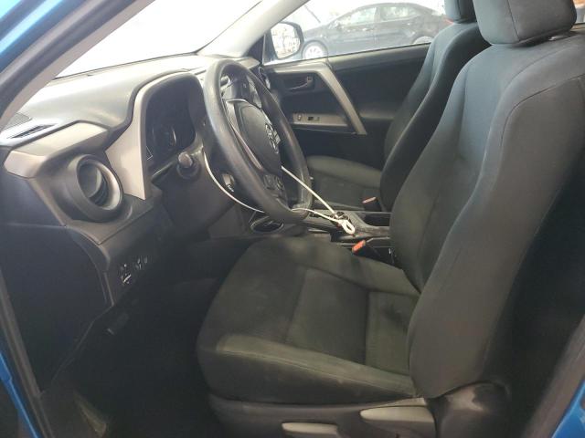 2T3ZFREV1JW475538 - 2018 TOYOTA RAV4 LE Mavi foto 7