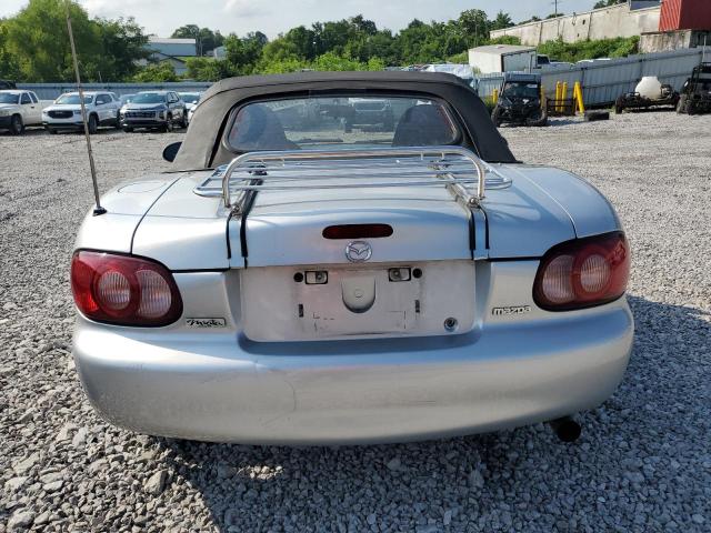 JM1NB353530304949 - 2003 MAZDA MX-5 MIATA BASE SILVER photo 6