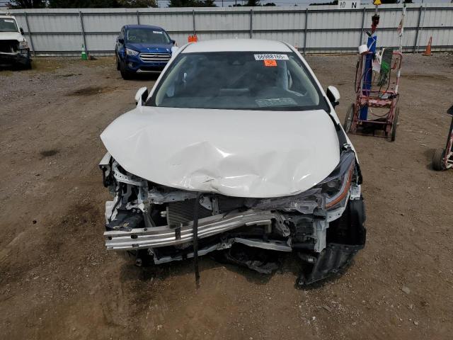5YFEPMAE0MP180384 - 2021 TOYOTA COROLLA LE WHITE photo 5
