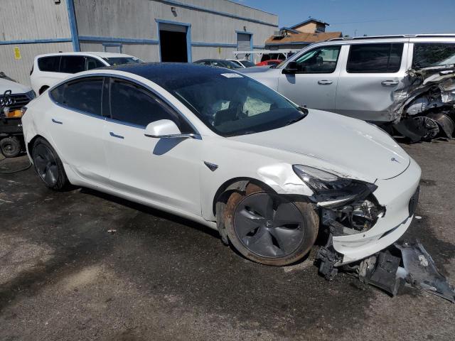 5YJ3E1EA5KF427250 - 2019 TESLA MODEL 3 WHITE photo 4