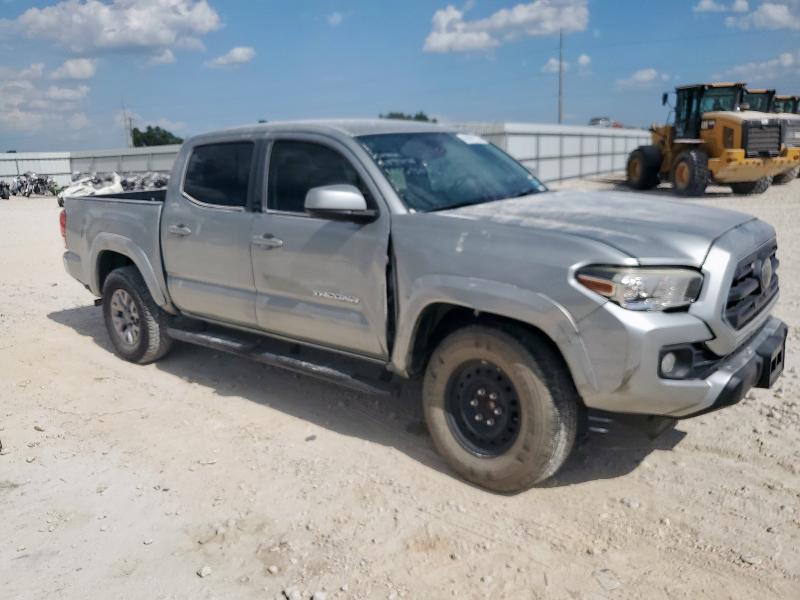 5TFAZ5CN9JX067168 - 2018 TOYOTA TACOMA DOUBLE CAB Gümüş foto 4